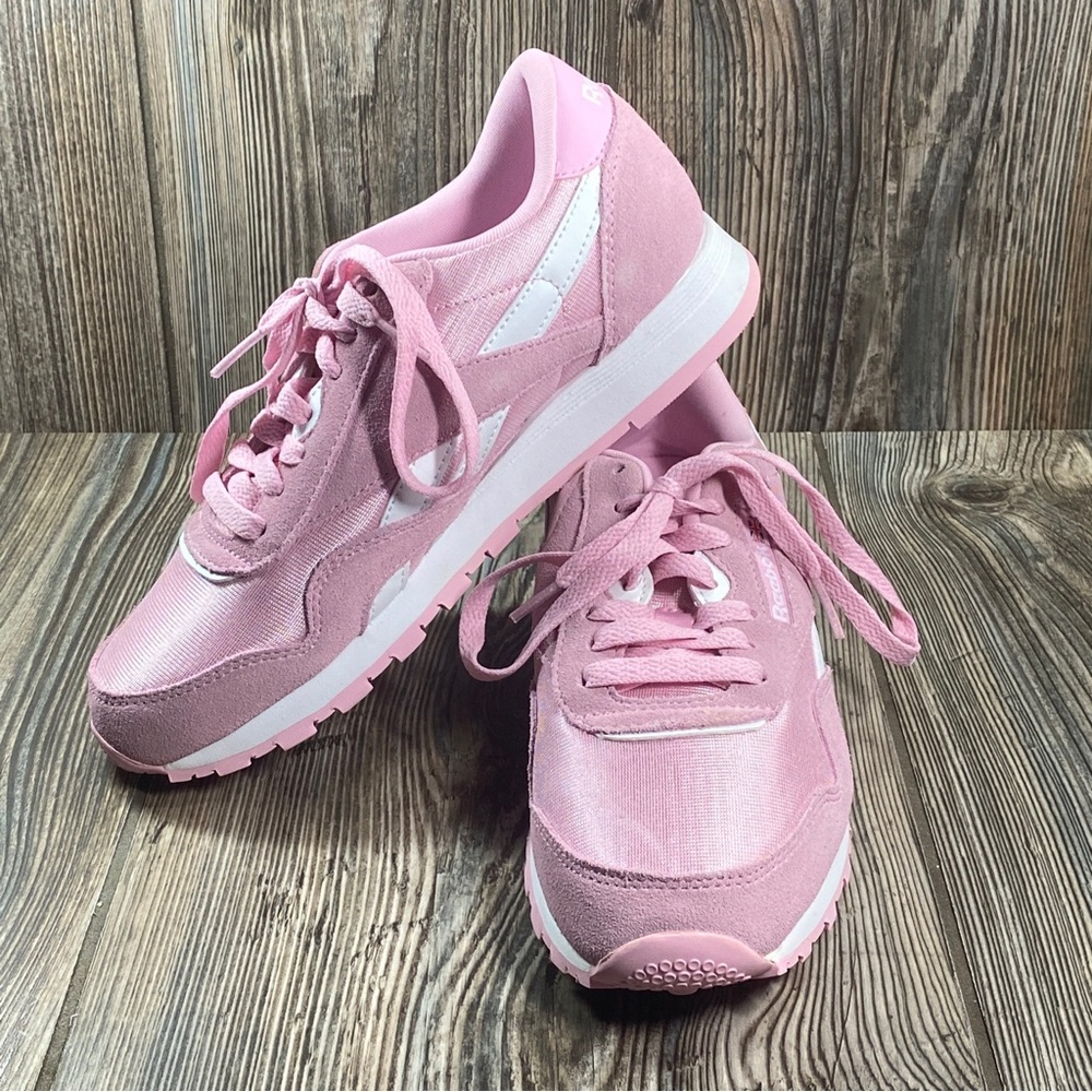 Reebok Classic Charming Junior Sz 4 Pink and White Sneakers - Picture 4 of 11